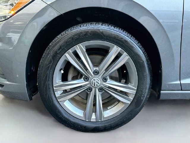 Used 2019 Volkswagen Jetta R-Line w/ R-Line Cold Weather Package FWD image 32