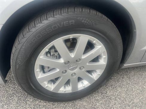 Used 2014 Chrysler Town & Country Touring FWD image 25