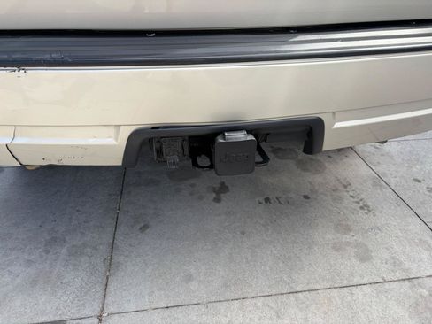 Used 2010 Jeep Grand Cherokee Laredo AWD/4WD image 20