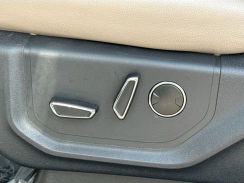 Used 2024 Ford Expedition Limited image 35