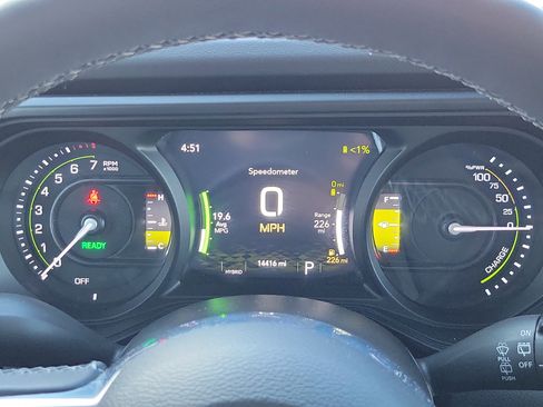 Used 2025 Jeep Wrangler Unlimited Sahara image 10