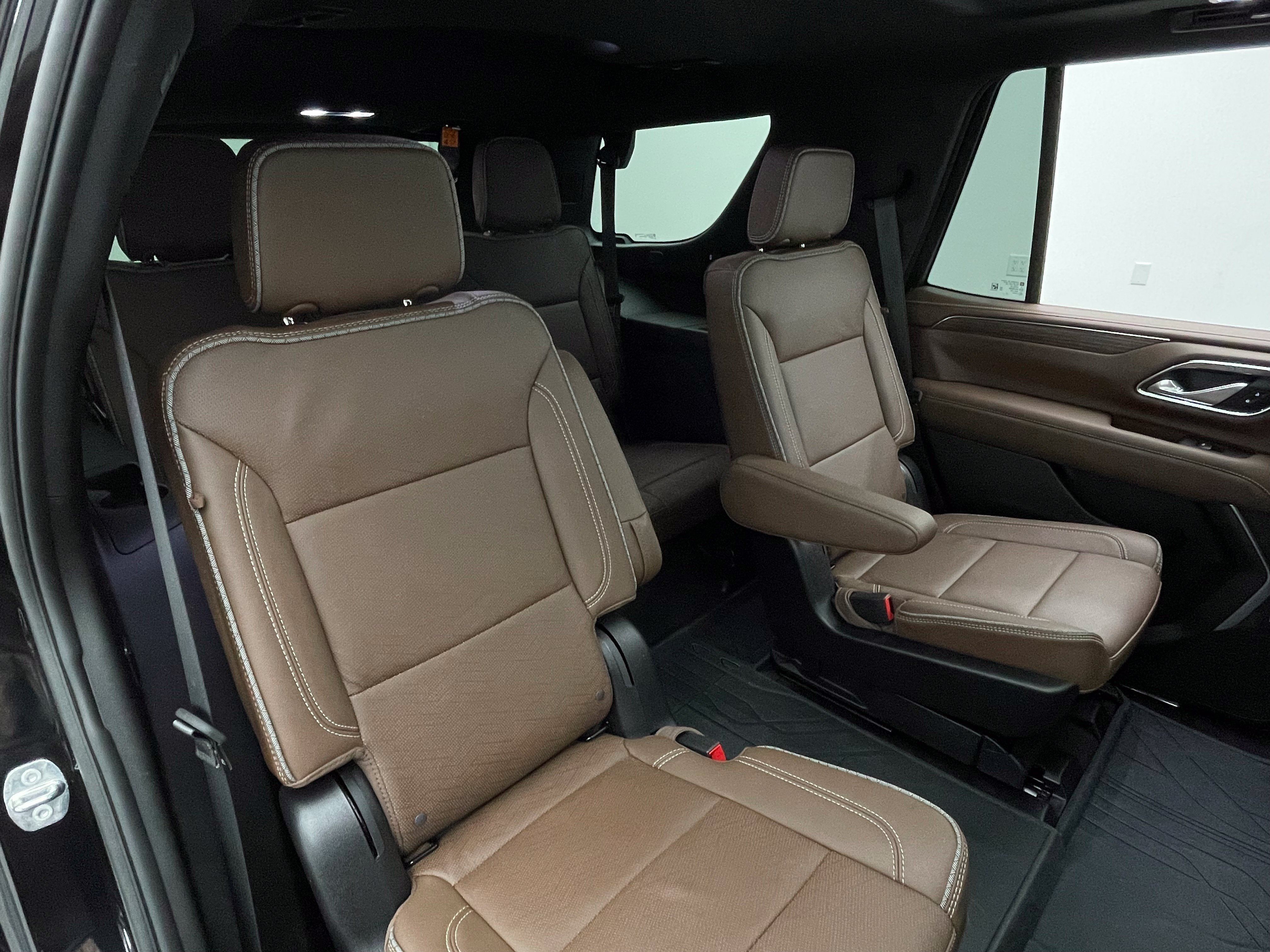 Used 2024 Chevrolet Tahoe High Country AWD/4WD image 44