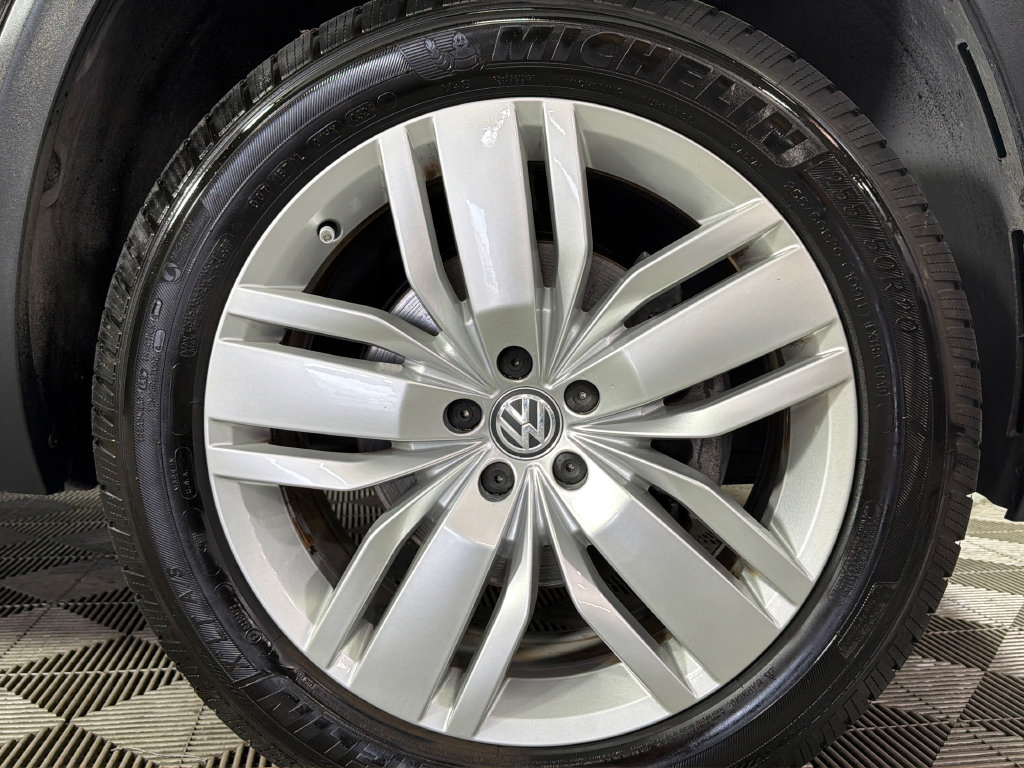 Used 2019 Volkswagen Atlas SE w/ Panoramic Sunroof Package FWD image 39