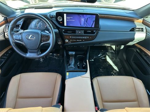 Certified 2025 Lexus ES 350 w/ Premium Package image 18