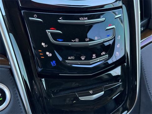 Used 2020 Cadillac Escalade 2WD image 18