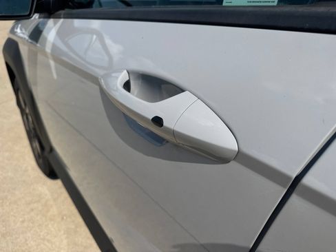 Used 2025 Hyundai Kona SEL FWD image 10