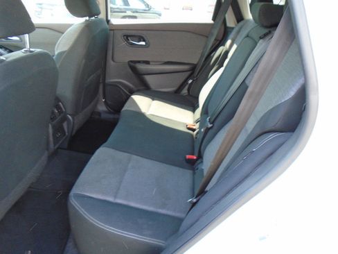 Used 2023 Nissan Rogue SV FWD image 10