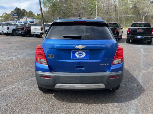 Used 2015 Chevrolet Trax LT w/ LT Sun and Sound Package image 4