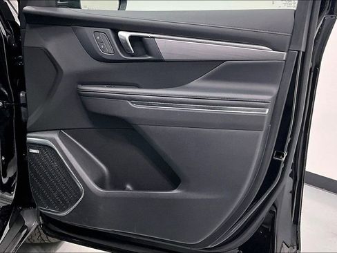 Used 2025 Buick Enclave Preferred FWD image 22