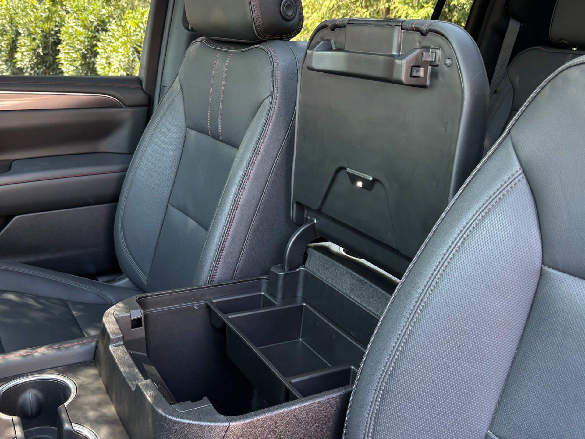 Used 2023 Chevrolet Suburban RST w/ Sport Performance Package AWD/4WD image 21