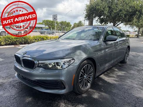 Used 2019 BMW 530e RWD image 1