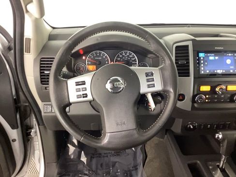 Used 2015 Nissan Frontier PRO-4X image 25