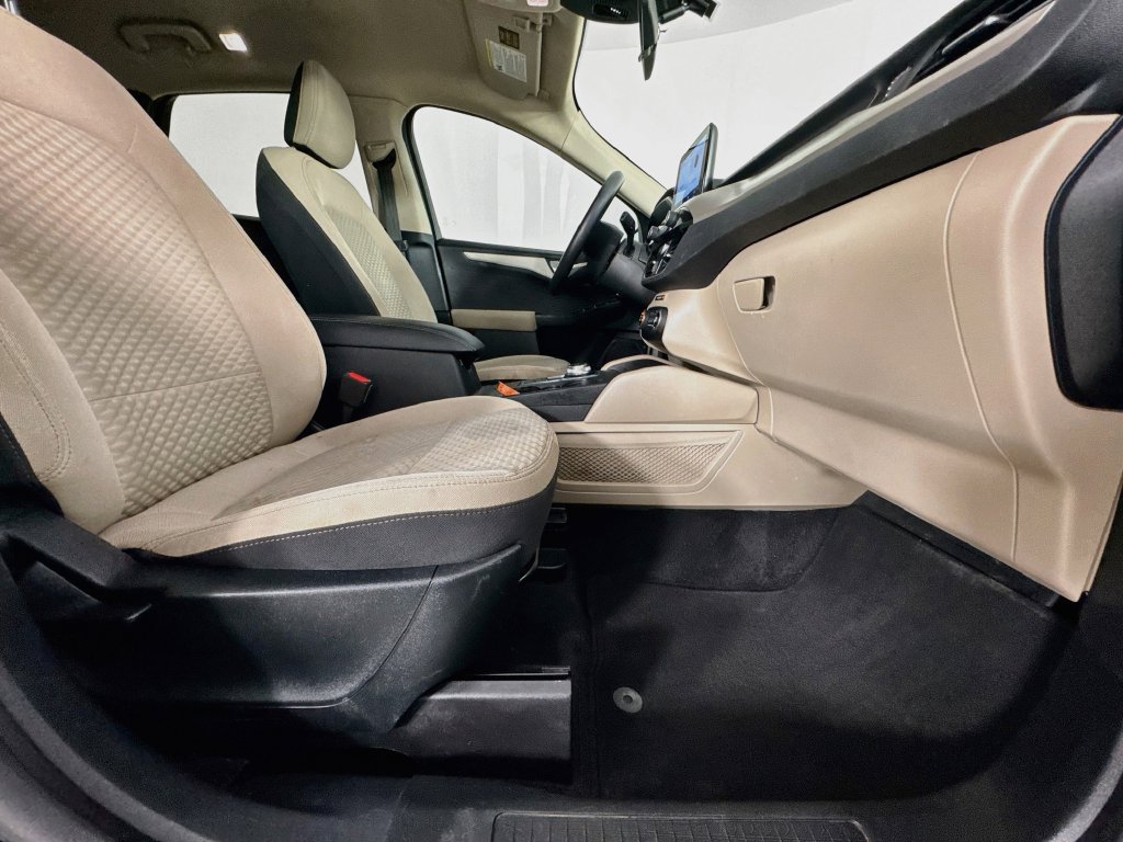 Used 2020 Ford Escape SE FWD image 34
