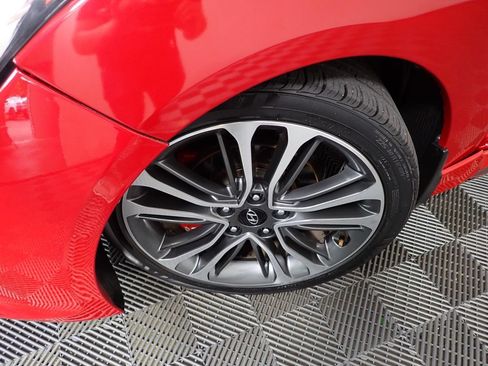 Used 2016 Hyundai Veloster Turbo FWD image 34