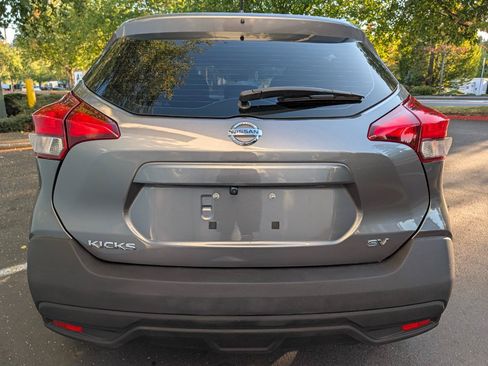 Used 2018 Nissan Kicks SV FWD image 5