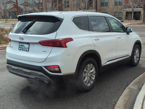 Used 2019 Hyundai Santa Fe SE image 9