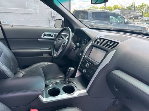 Used 2013 Ford Explorer XLT AWD/4WD image 27