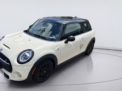 Used 2019 MINI Cooper S FWD image 1