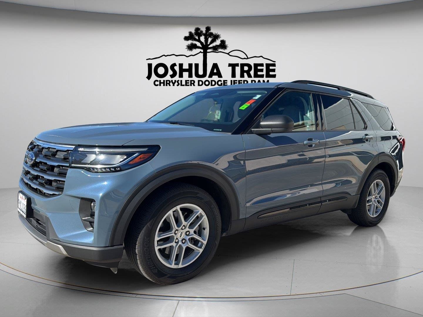 Used 2026 Ford Explorer Active w/ Active Comfort Package RWD image 3
