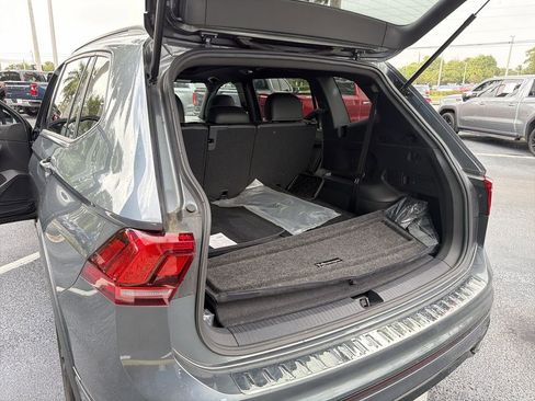 Used 2023 Volkswagen Tiguan SE R-Line FWD image 28