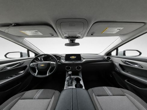 Used 2025 Chevrolet Blazer LT FWD image 12