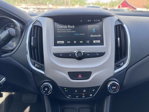 Used 2018 Chevrolet Cruze LS image 24