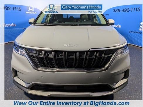 Used 2024 Kia Carnival EX FWD image 11