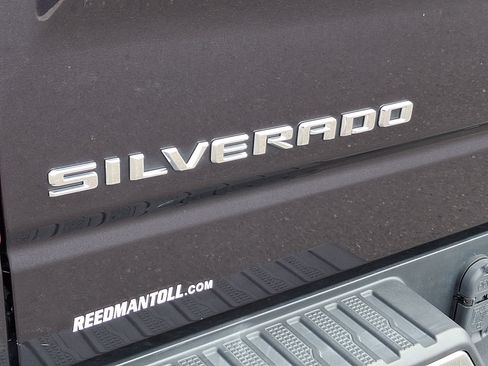 Used 2022 Chevrolet Silverado 1500 LT AWD/4WD image 31