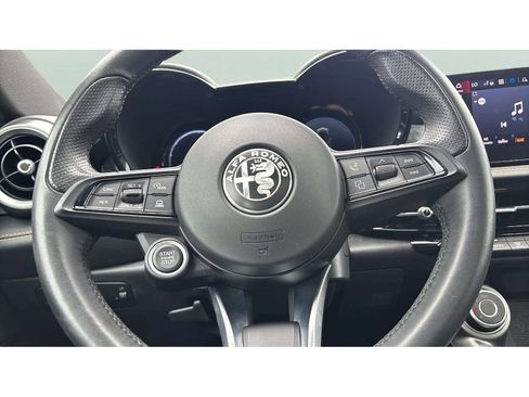 Used 2025 Alfa Romeo Tonale w/ Premium Package AWD/4WD image 15