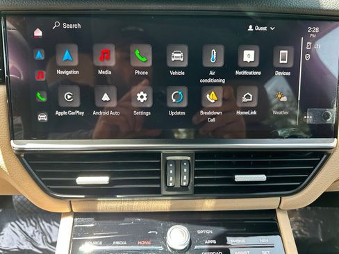 Certified 2022 Porsche Cayenne AWD/4WD image 33