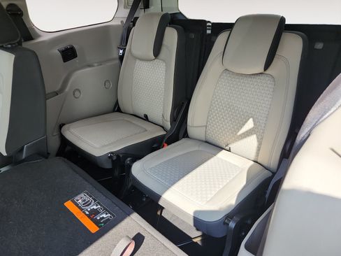 Used 2022 Ford Transit Connect XLT FWD image 15