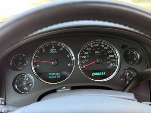 Used 2007 Chevrolet Suburban LTZ w/ LTZ Preferred Equipment Group AWD/4WD image 12