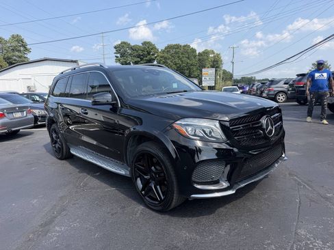 Used 2017 Mercedes-Benz GLS 550 4MATIC image 3