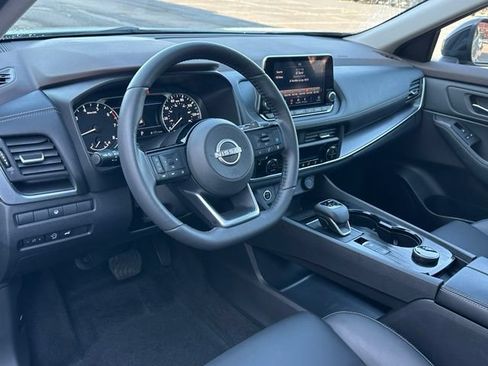 Used 2023 Nissan Rogue SV w/ SV Premium B Package AWD/4WD image 32