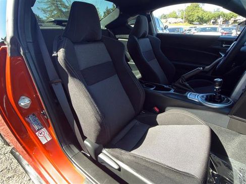 Used 2017 Toyota 86 RWD image 17
