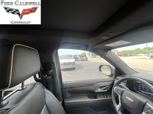 Used 2023 Chevrolet Tahoe Premier AWD/4WD image 15