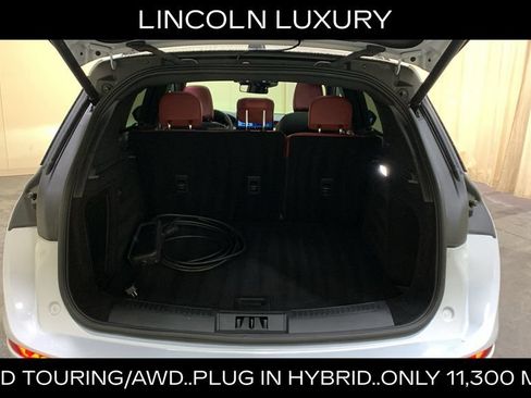 Used 2025 Lincoln Corsair Grand Touring w/ Towing Package AWD/4WD image 18