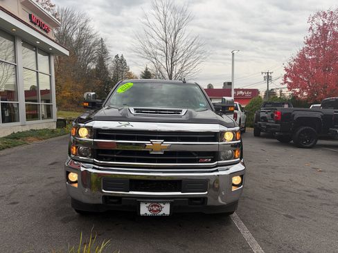 Used 2019 Chevrolet Silverado 3500 LTZ w/ Duramax Plus Package image 3