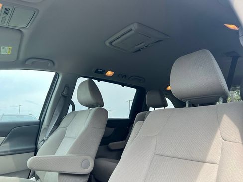Used 2016 Honda Odyssey SE image 19