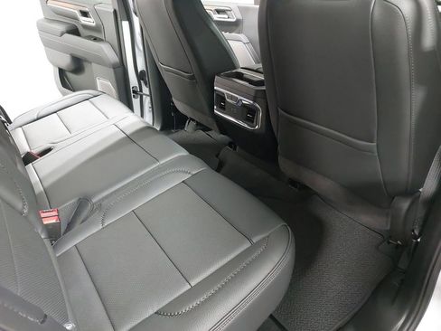 New 2025 GMC Sierra 2500 Denali w/ Denali Reserve Package image 11