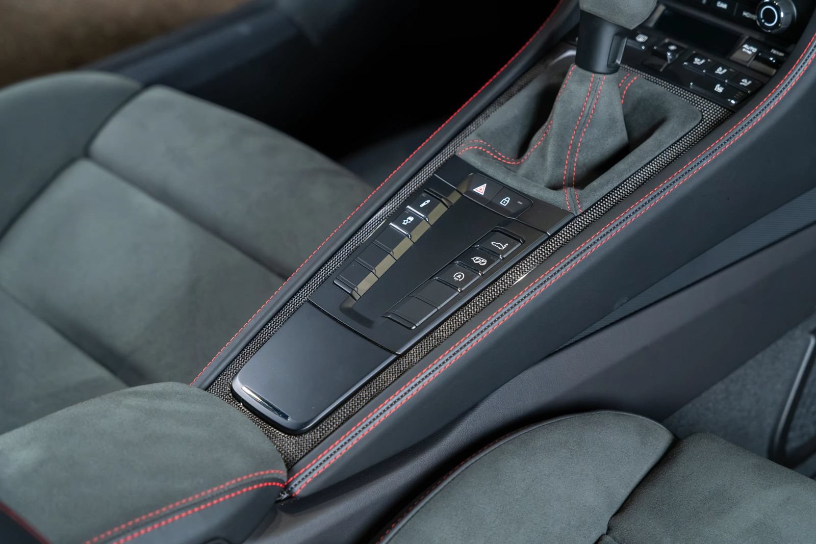 Used 2024 Porsche 718 Cayman GTS RWD image 17