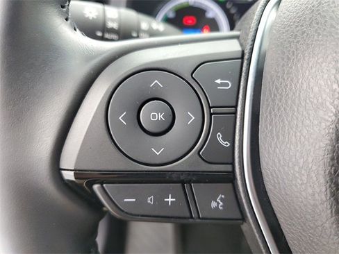 Used 2024 Toyota Venza XLE image 24