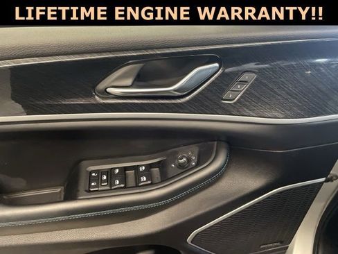 Used 2024 Jeep Grand Cherokee Trailhawk image 10