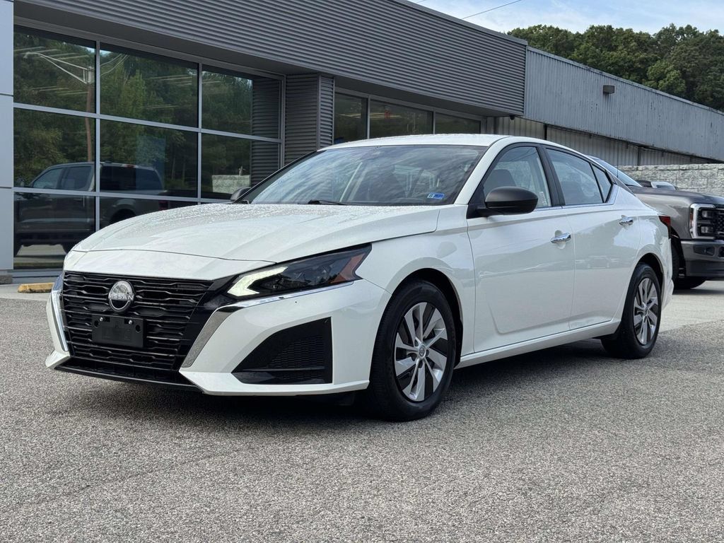 Used 2025 Nissan Altima 2.5 S FWD image 25