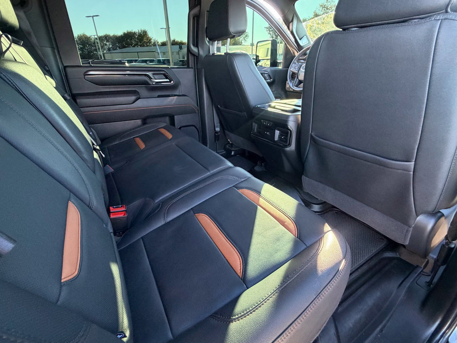 Used 2024 GMC Sierra 2500 AT4 w/ Technology Package AWD/4WD image 31