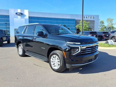 Used 2025 Chevrolet Tahoe LT AWD/4WD image 1
