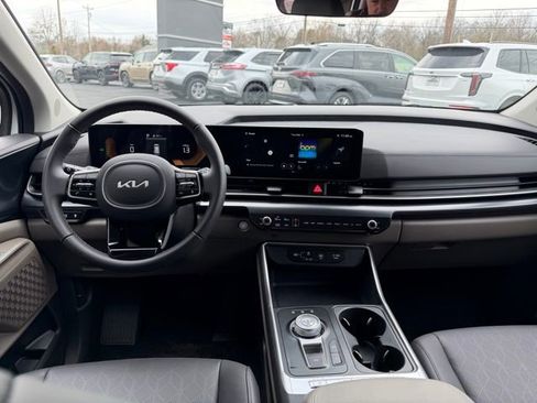 Used 2026 Kia Carnival LXS image 8
