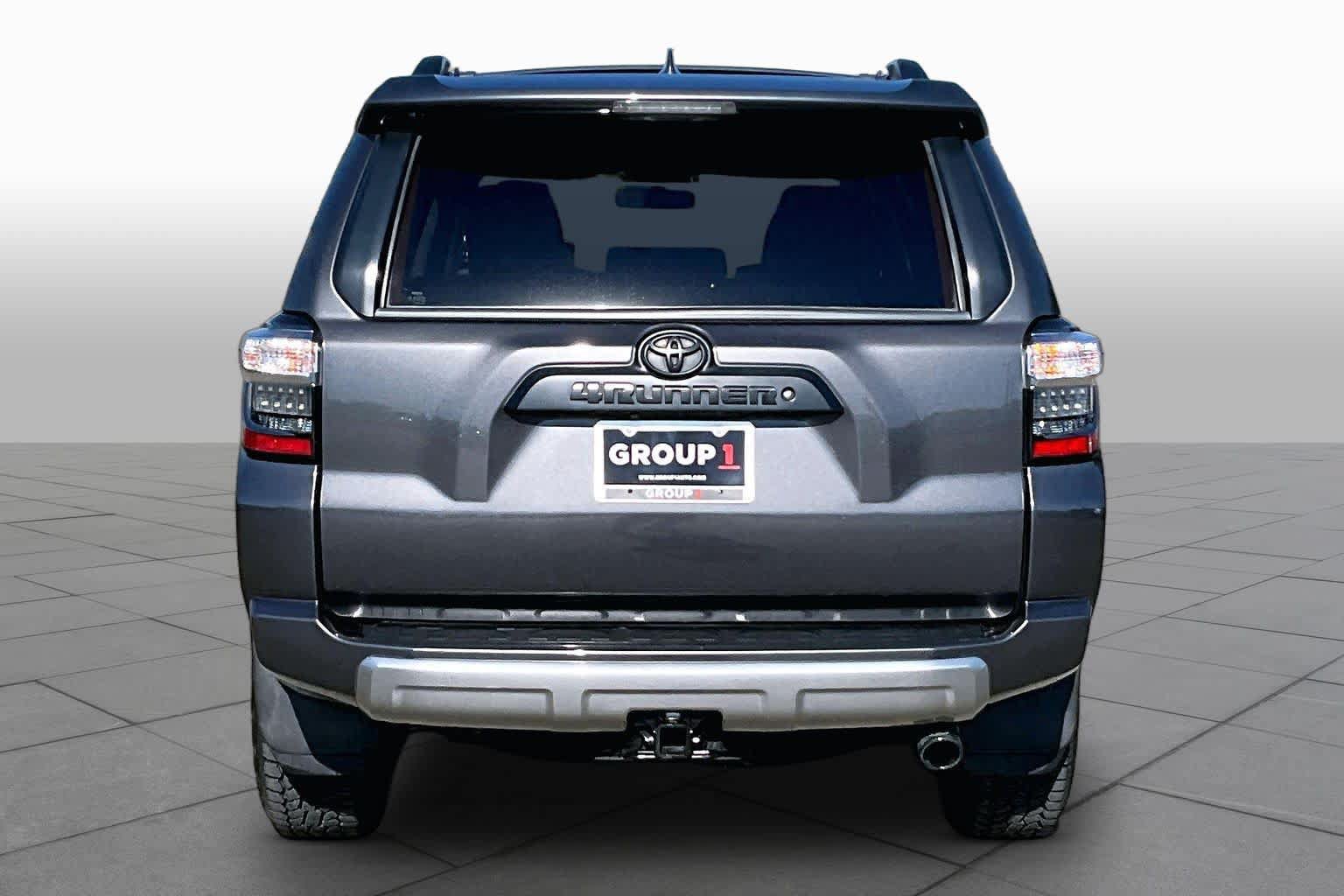 Used 2018 Toyota 4Runner TRD Off-Road w/ Convenience Package AWD/4WD image 4