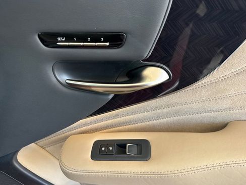 Used 2022 Lexus LS 500 w/ Interior Upgrade Package RWD image 20