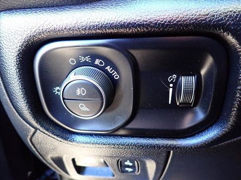 Used 2020 RAM 1500 Big Horn AWD/4WD image 14